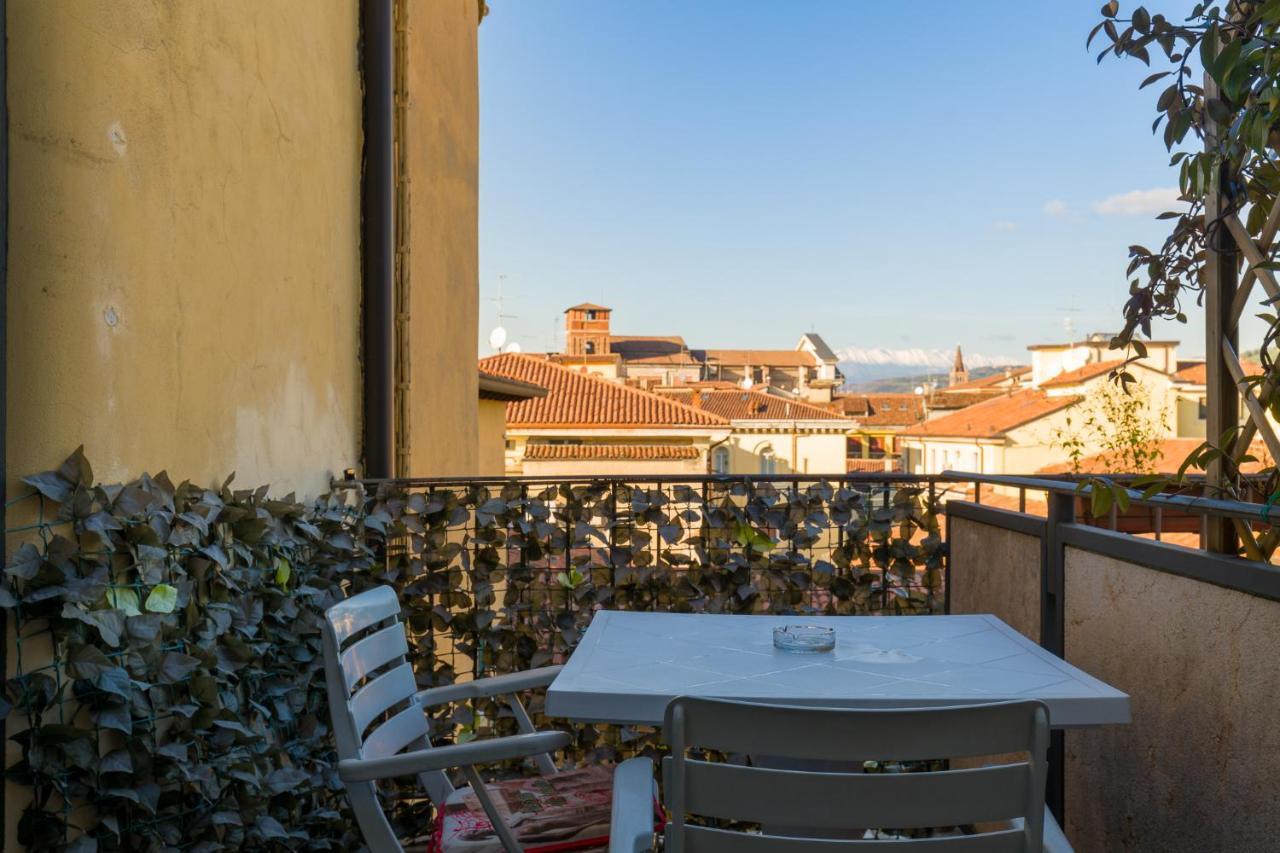 Central Apartment Behind The Arena Verona Kültér fotó